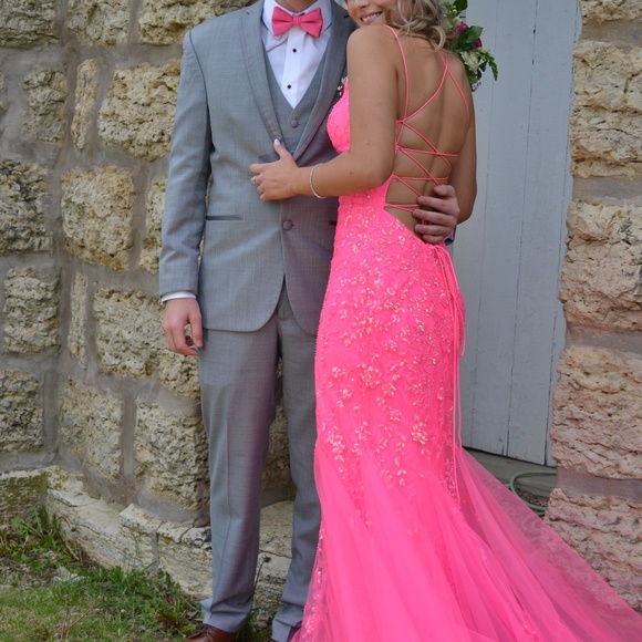 PROM - Picture 6 of 6